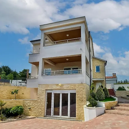 Sea Front Lucija By Interhome Ferienhaus Pridraga