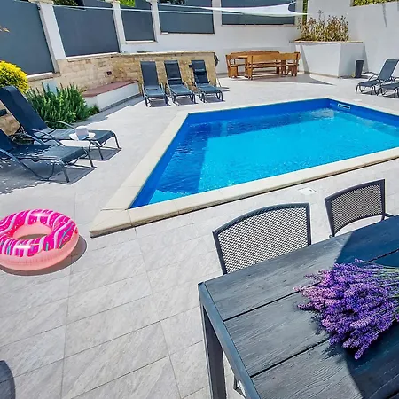 Ferienhaus Sea Front Lucija By Interhome Pridraga