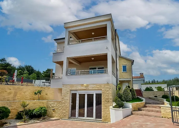 Sea Front Lucija By Interhome Дом отдыха Pridraga